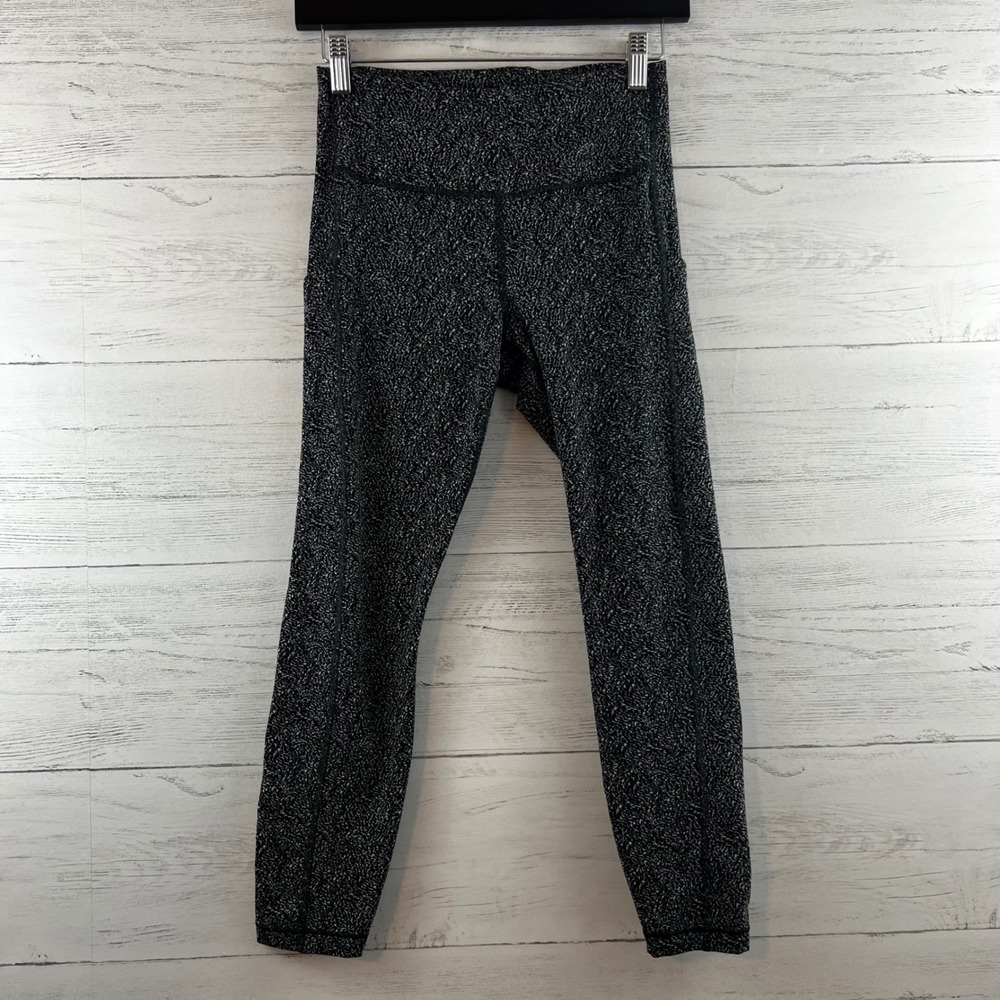 Athleta Ultimate Stash 7/8 Textured Tight Size S